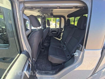 2021 Jeep Gladiator Willys Crew Cab Medium Bed - miniatura 10