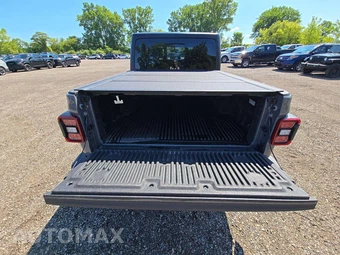 2021 Jeep Gladiator Willys Crew Cab Medium Bed - miniatura 11