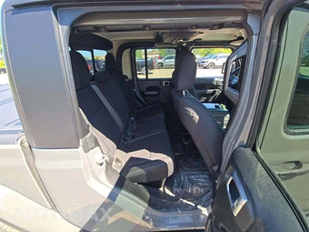 2021 Jeep Gladiator Willys Crew Cab Medium Bed - miniatura 13