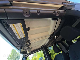 2021 Jeep Gladiator Willys Crew Cab Medium Bed - miniatura 8