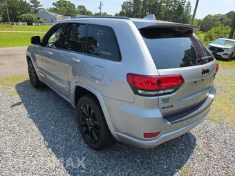 2021 Jeep Grand Cherokee Laredo X - miniatura 2