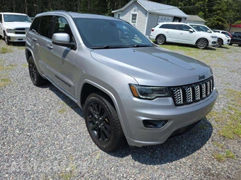 2021 Jeep Grand Cherokee Laredo X - miniatura 4
