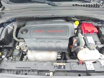 2021 Jeep Renegade 80th Edition – miniatura 15