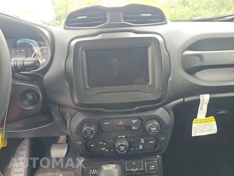 2021 Jeep Renegade Jeepster - miniatura 11