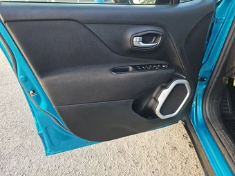 2021 Jeep Renegade Latitude - miniatura 9