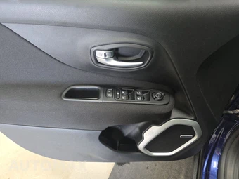 2021 Jeep Renegade Latitude - miniatura 9