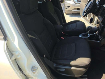 2021 Jeep Renegade Latitude – miniatura 18