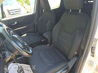 2021 Jeep Renegade Latitude – miniatura 6