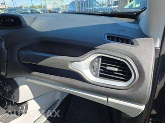 2021 Jeep Renegade Latitude - miniatura 19