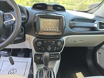 2021 Jeep Renegade Latitude – miniatura 11