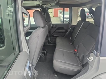 2021 Jeep Wrangler Unlimited Sahara - miniatura 10