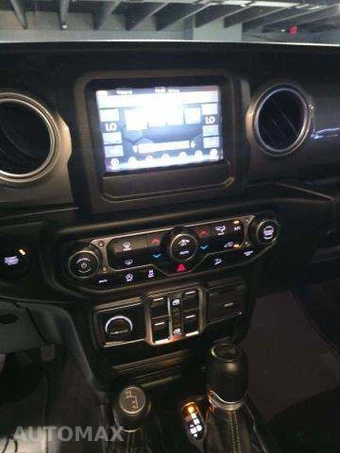 2021 Jeep Wrangler Unlimited Sahara - miniatura 11
