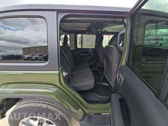 2021 Jeep Wrangler Unlimited Sahara - miniatura 17