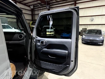 2021 Jeep Wrangler Unlimited Sahara - miniatura 24