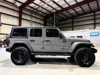 2021 Jeep Wrangler Unlimited Sahara - miniatura 4