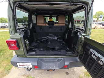 2021 Jeep Wrangler Unlimited Sahara - miniatura 14