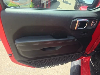 2021 Jeep Wrangler Unlimited Sahara - miniatura 9