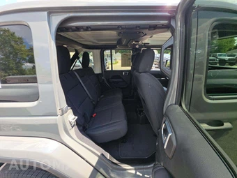 2021 Jeep Wrangler Unlimited Sahara - miniatura 16