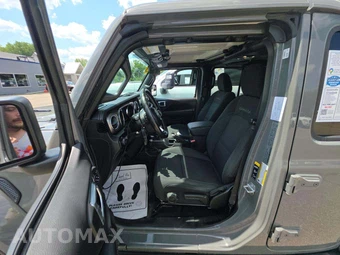 2021 Jeep Wrangler Unlimited Sahara - miniatura 6