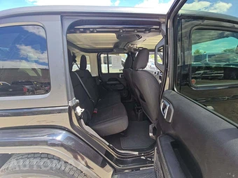 2021 Jeep Wrangler Unlimited Sahara - miniatura 13