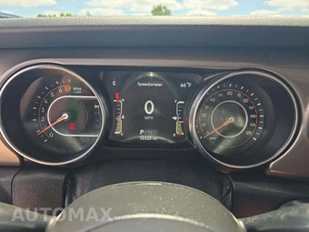 2021 Jeep Wrangler Unlimited Sahara - miniatura 6