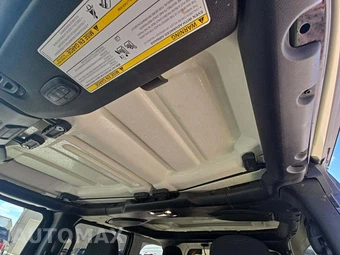 2021 Jeep Wrangler Unlimited Sahara - miniatura 8