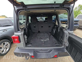 2021 Jeep Wrangler Unlimited Sahara - miniatura 14
