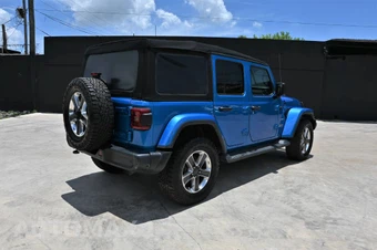 2021 Jeep Wrangler Unlimited Sahara - miniatura 3