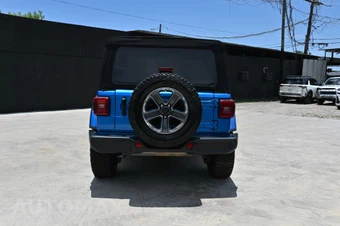 2021 Jeep Wrangler Unlimited Sahara - miniatura 4