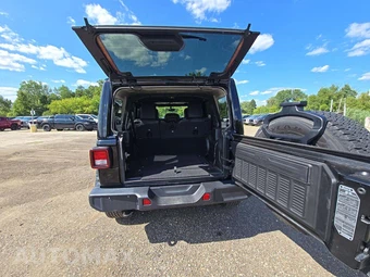 2021 Jeep Wrangler Unlimited Sahara - miniatura 11