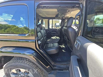 2021 Jeep Wrangler Unlimited Sahara - miniatura 13