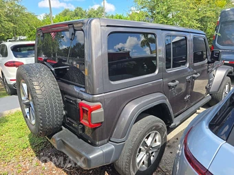 2021 Jeep Wrangler Unlimited Sahara - miniatura 3