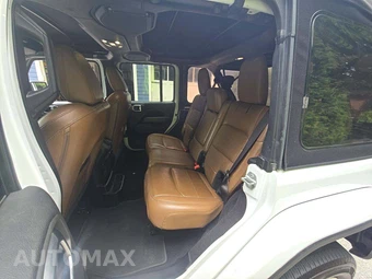 2021 Jeep Wrangler Unlimited Sahara - miniatura 13