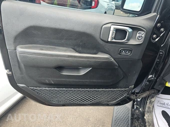 2021 Jeep Wrangler Unlimited Sahara - miniatura 9