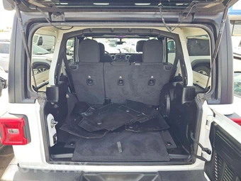 2021 Jeep Wrangler Unlimited Sahara - miniatura 13