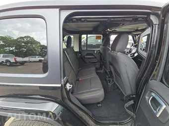 2021 Jeep Wrangler Unlimited Sahara - miniatura 16
