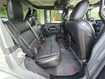 2021 Jeep Wrangler Unlimited Sahara - miniatura 13