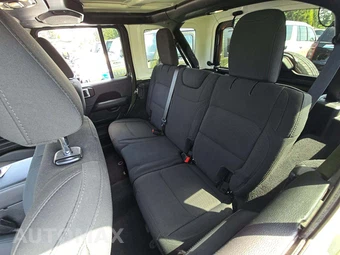 2021 Jeep Wrangler Unlimited Sahara - miniatura 10