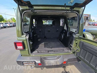 2021 Jeep Wrangler Unlimited Sahara - miniatura 11