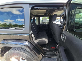 2021 Jeep Wrangler Unlimited Sahara - miniatura 13