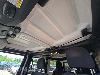2021 Jeep Wrangler Unlimited Sahara - miniatura 8
