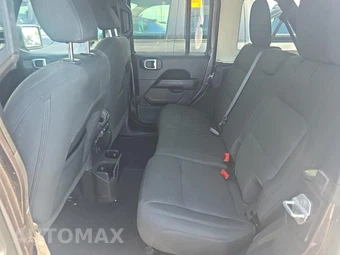 2021 Jeep Wrangler Unlimited Sahara - miniatura 16