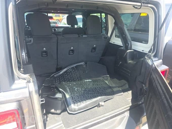 2021 Jeep Wrangler Unlimited Sahara - miniatura 19
