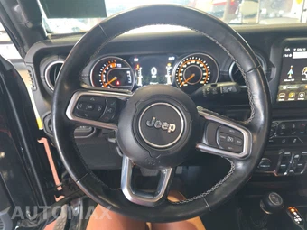 2021 Jeep Wrangler Unlimited Sahara - miniatura 10