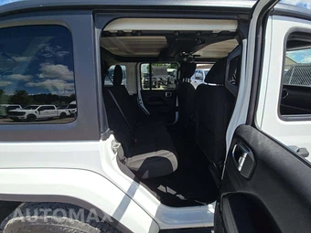 2021 Jeep Wrangler Unlimited Sahara - miniatura 13
