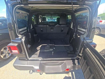 2021 Jeep Wrangler Unlimited Sahara Altitude Edition - miniatura 14