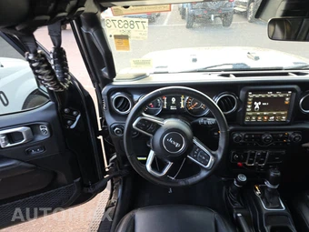2021 Jeep Wrangler Unlimited Sahara Altitude Edition - miniatura 10
