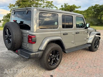 2021 Jeep Wrangler Unlimited Sahara Altitude Edition - miniatura 4