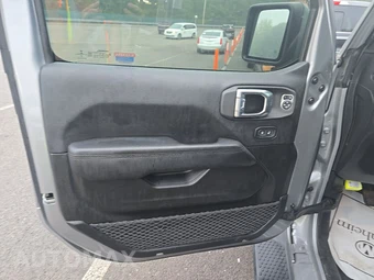 2021 Jeep Wrangler Unlimited Sahara Altitude Edition - miniatura 15