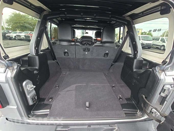 2021 Jeep Wrangler Unlimited Sahara Altitude Edition - miniatura 11